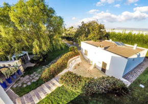 Villetta con Grande Giardino nel Cuore del Salento